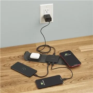 Image of 4 Custom mophie Snap + Multi-device Travel Charger - MagSafe ...